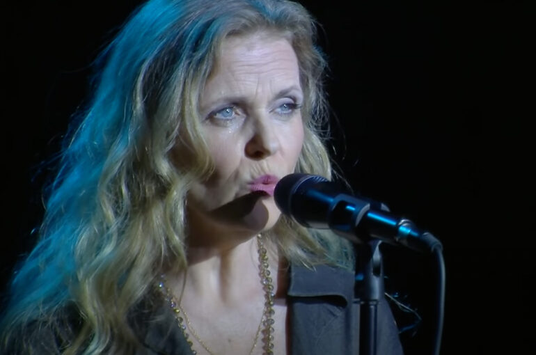 Tierney Sutton BandIntimate performance of Police classic